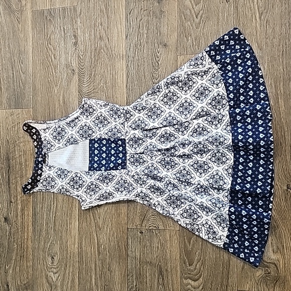 Rewind brand juniors size Small white and navy dress - Picture 2 of 9